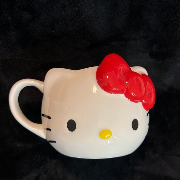 Hello Kitty Red Bow Mug - Picture 3 of 7